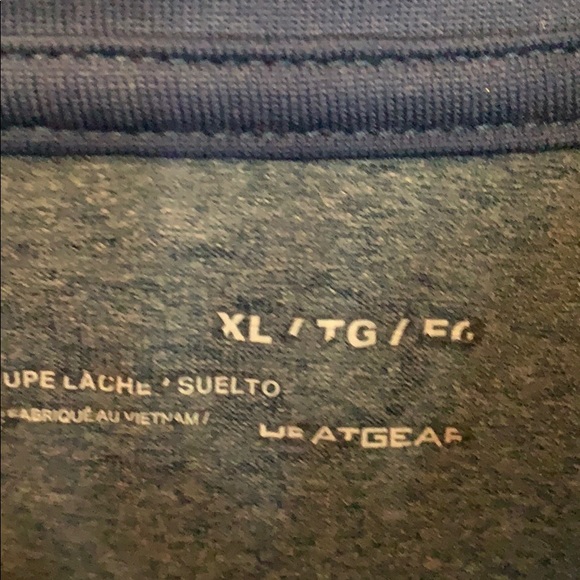 Long sleeve dry fit under armor long sleeve - Picture 2 of 3